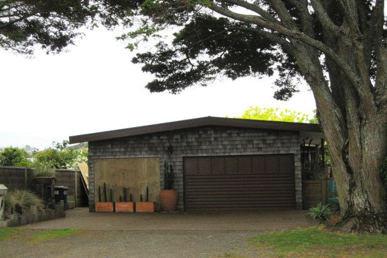 Photo of property in 50 Ladies Mile, Manly, Whangaparaoa, 0930