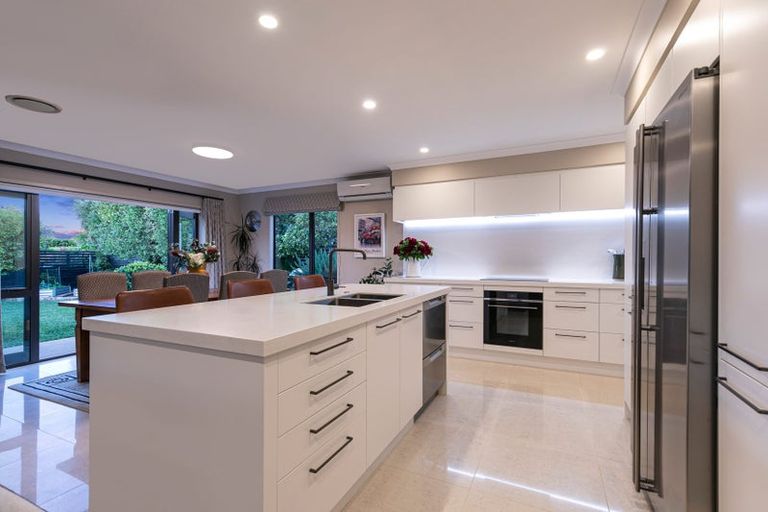 Photo of property in 2 Birchwood Grove, Greenhithe, Auckland, 0632