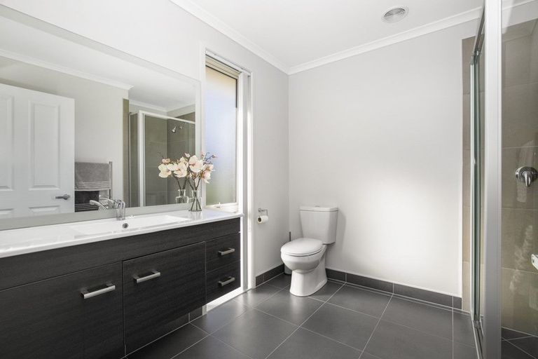 Photo of property in 19 Seaview Crescent, Hatfields Beach, Orewa, 0931