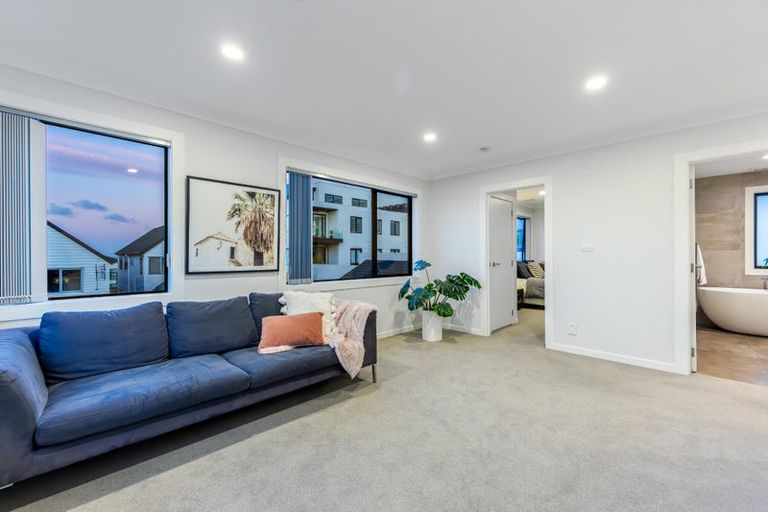 Photo of property in 5 Pennant Street, Long Bay, Auckland, 0630