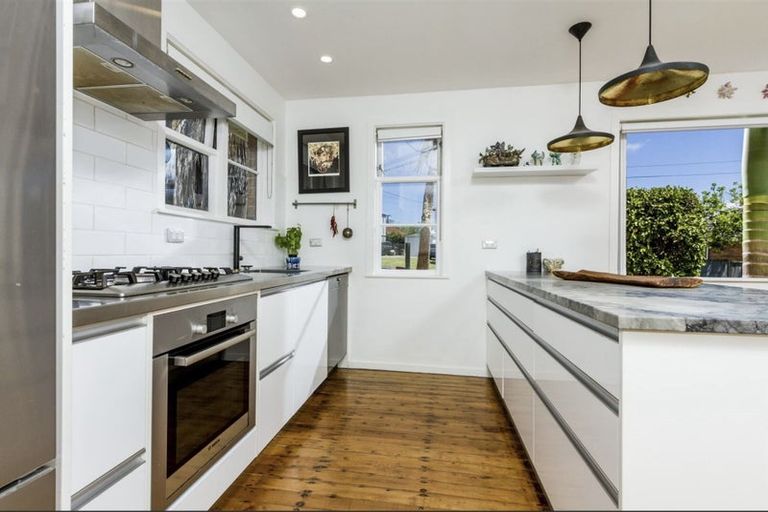 Photo of property in 2 Leander Road, Bayswater, Auckland, 0622
