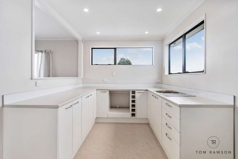 Photo of property in 16 Belinda Avenue, Flat Bush, Auckland, 2023