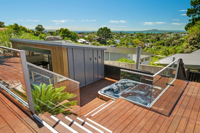 Photo of property in 282 Glamorgan Drive, Northcross, Auckland, 0630