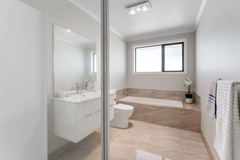 Photo of property in 49 Seagrass Place, Otaki Beach, Otaki, 5512