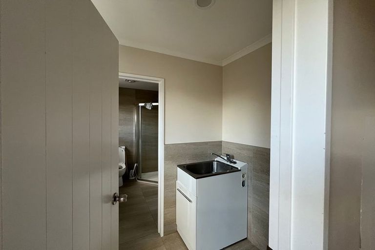 Photo of property in 9 Waterview Road, Favona, Auckland, 2024