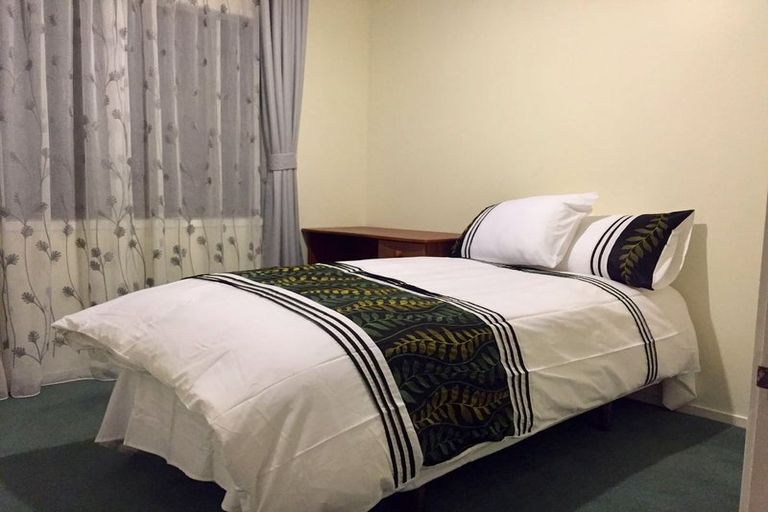 Photo of property in 103 Prince Regent Drive, Half Moon Bay, Auckland, 2012