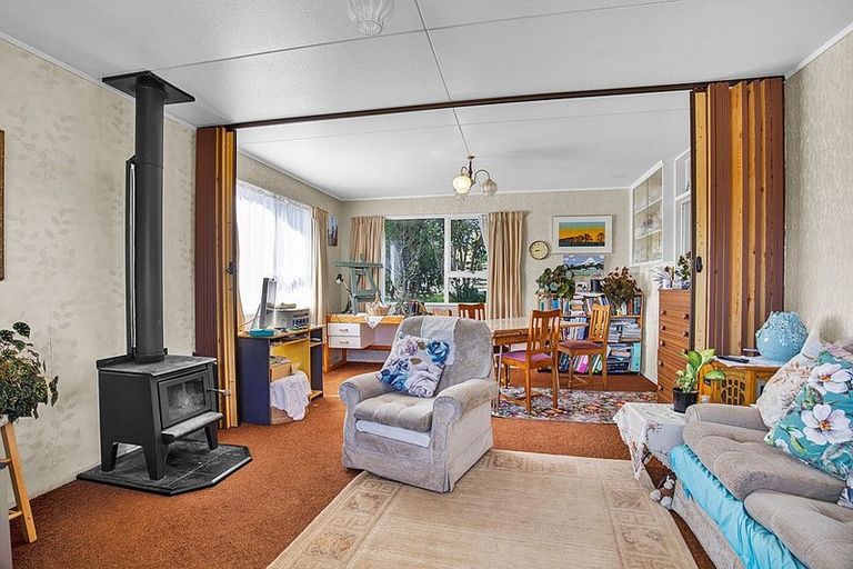 Photo of property in 3a Tavistock Street, Westown, New Plymouth, 4310