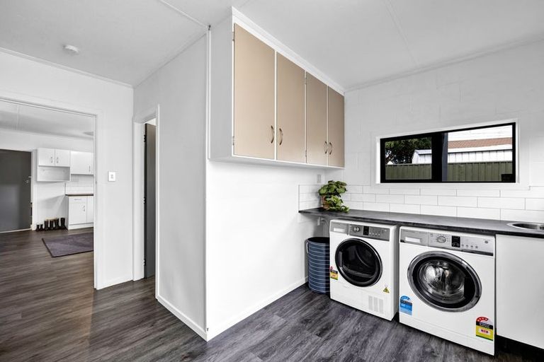 Photo of property in 35 Collins Street, Hawera, 4610