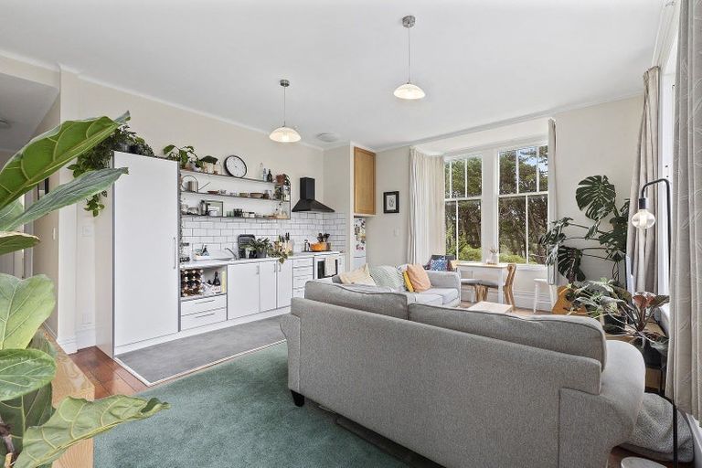 Photo of property in 2 Caprera Street, Melrose, Wellington, 6023