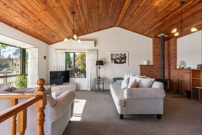Photo of property in 100 Tobie Place, Whangamata, 3620