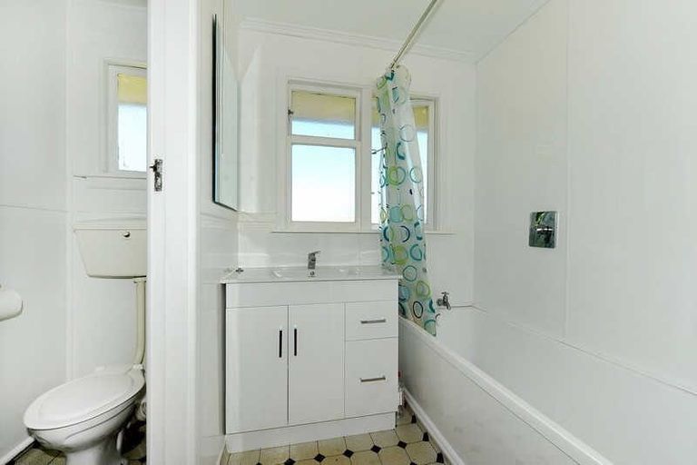 Photo of property in 2 Aileen Place, Upper Riccarton, Christchurch, 8041