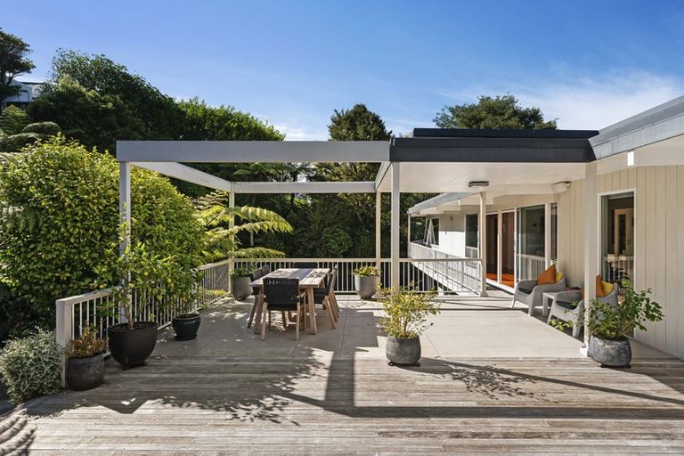 Photo of property in 5 Glentui Grove, Khandallah, Wellington, 6035