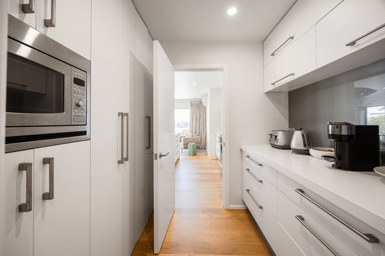 Photo of property in 5a Clifton Road, Browns Bay, Auckland, 0630