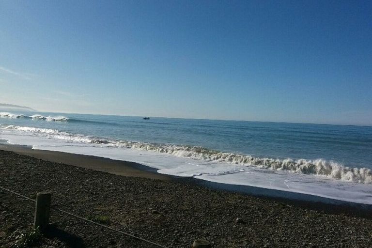 Photo of property in 19 South Crescent, Amberley, 7481