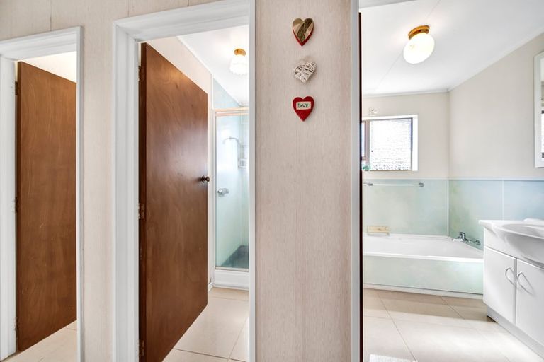 Photo of property in 44 Murray Avenue, Hawera, 4610