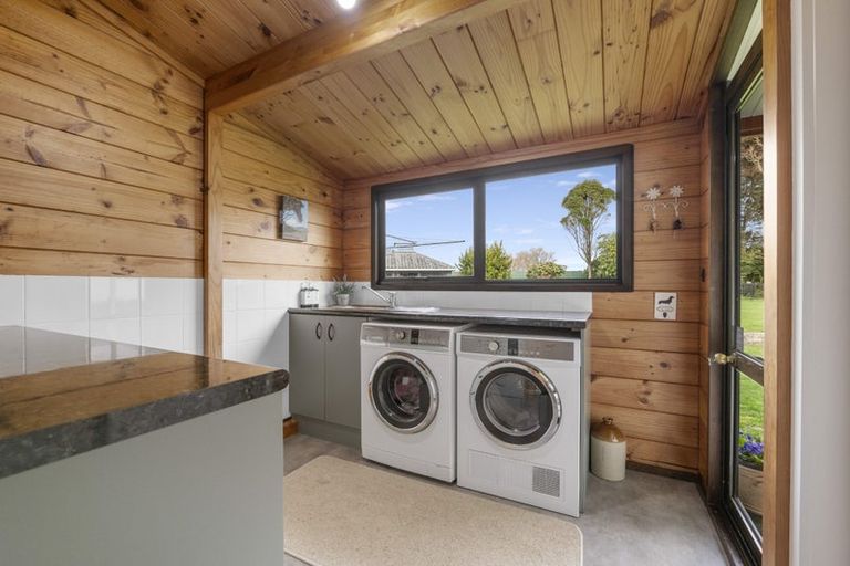 Photo of property in 37 Flint Road West, Stratford, 4332