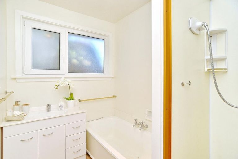 Photo of property in 17 Harrowdale Drive, Avonhead, Christchurch, 8042