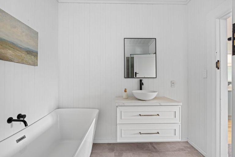 Photo of property in 310 Waiteitei Road, Wellsford, 0974