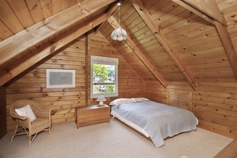 Photo of property in 71 Wiggins Street, Sumner, Christchurch, 8081