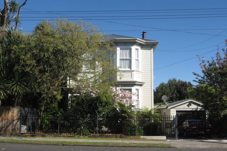 Photo of property in 96 Liverpool Street, Whanganui, 4500