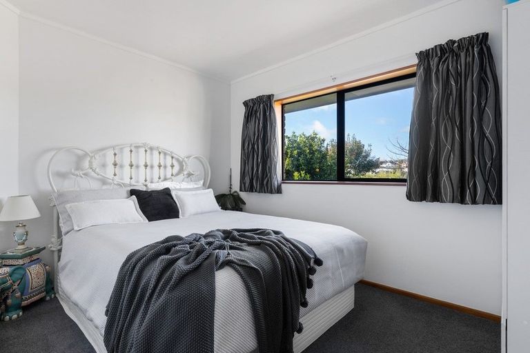 Photo of property in 40 Endeavour Avenue, Welcome Bay, Tauranga, 3112