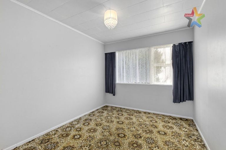 Photo of property in 1 Otira Grove, Kelson, Lower Hutt, 5010