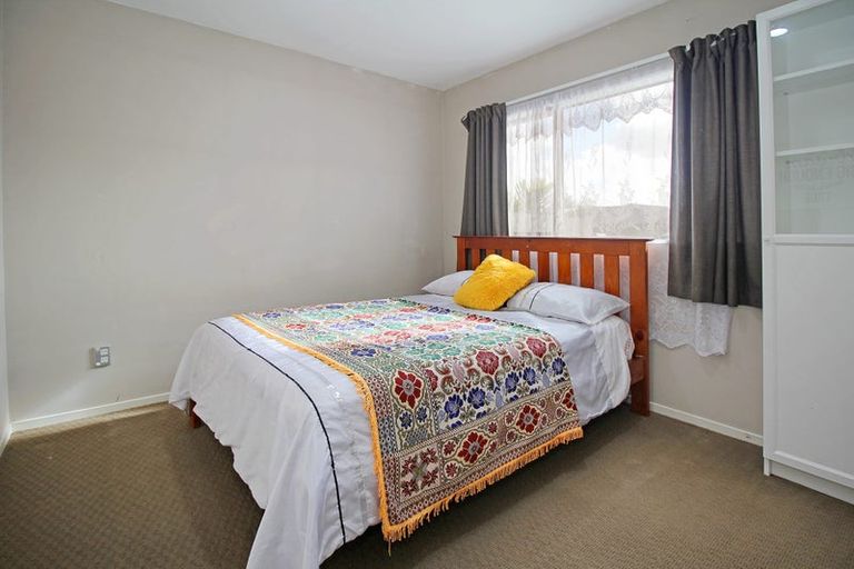 Photo of property in 12 Masters Place, Favona, Auckland, 2024