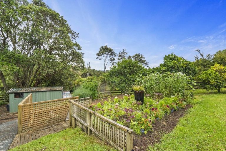 Photo of property in 1082 Sandspit Road, Sandspit, Warkworth, 0982