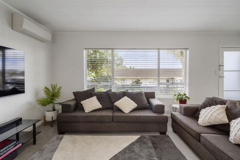 Photo of property in 1/7 Addison Drive, Glendene, Auckland, 0602