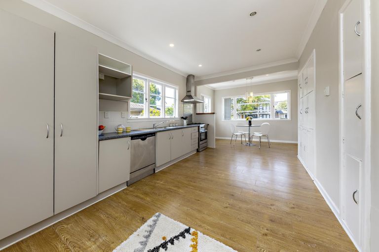 Photo of property in 15 Landscape Road, Papatoetoe, Auckland, 2025