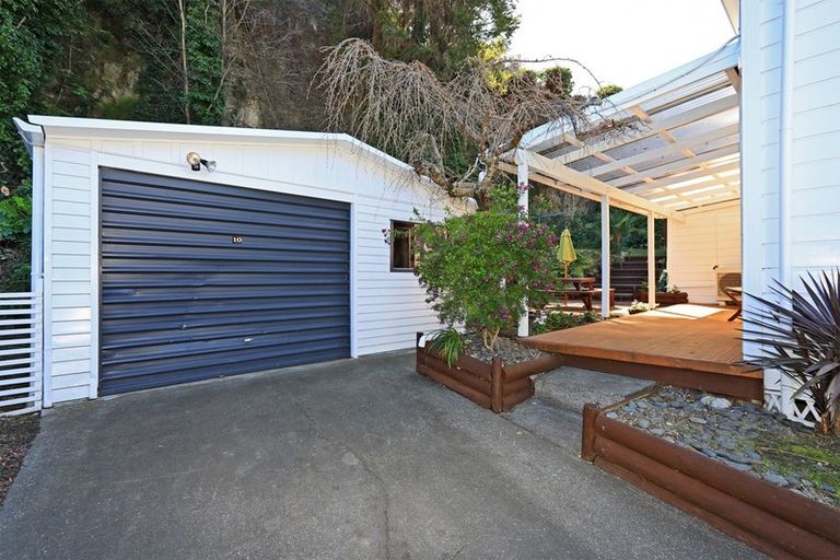 Photo of property in 10 Coote Road, Bluff Hill, Napier, 4110