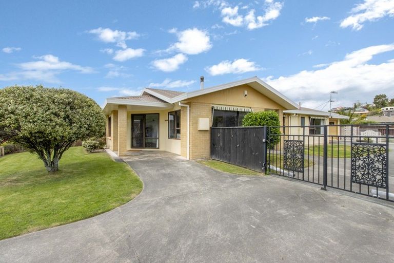 Photo of property in 7 Webb Place, Taradale, Napier, 4112