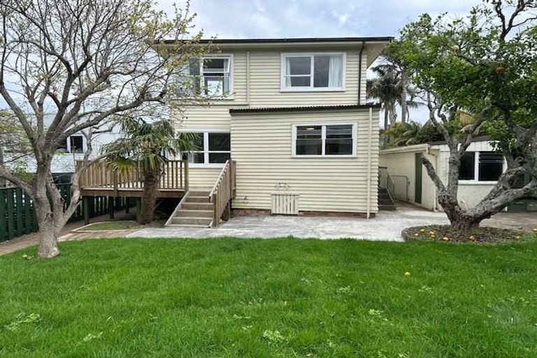 Photo of property in 2 Earnoch Avenue, Takapuna, Auckland, 0622