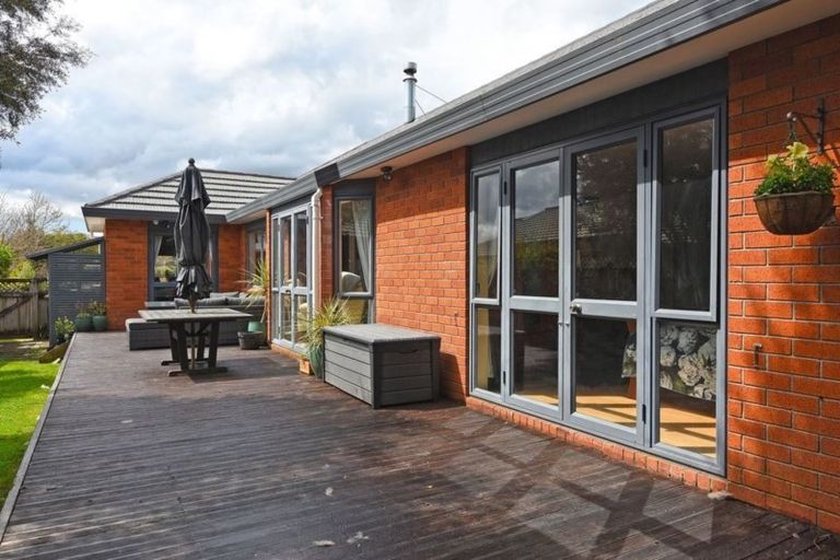 Photo of property in 23 Carlow Grove, Birchville, Upper Hutt, 5018