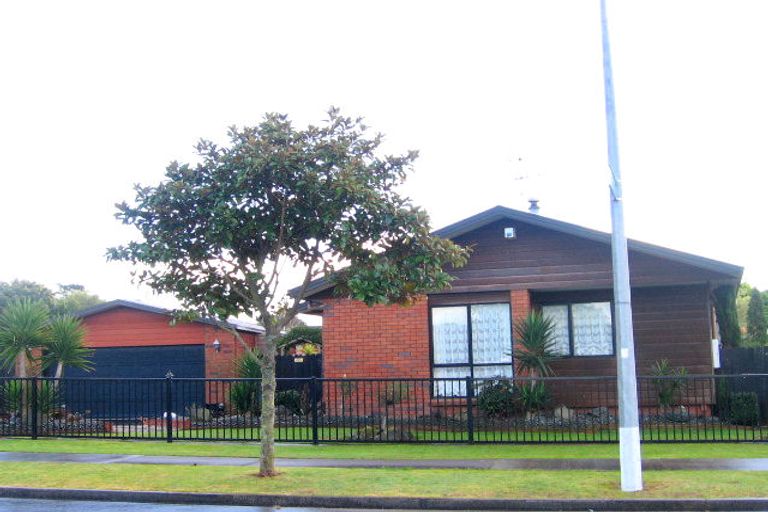 Photo of property in 14 Kenwick Place, Burswood, Auckland, 2013