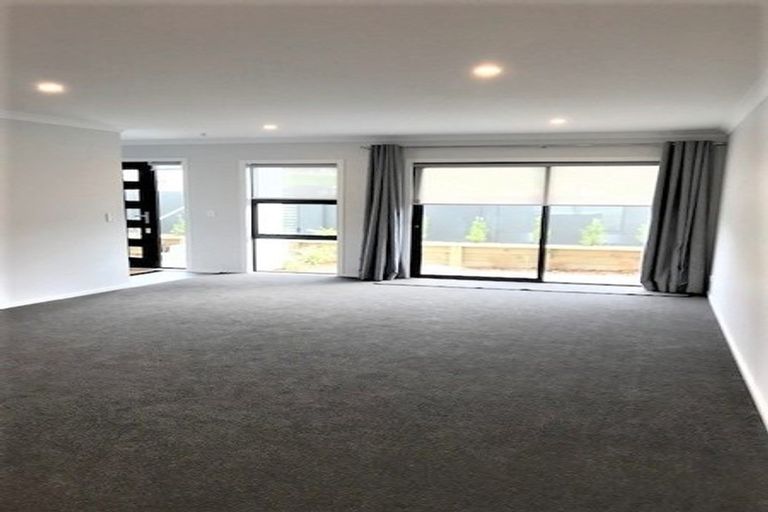Photo of property in 17 Karearea Avenue, Kenepuru, Porirua, 5022