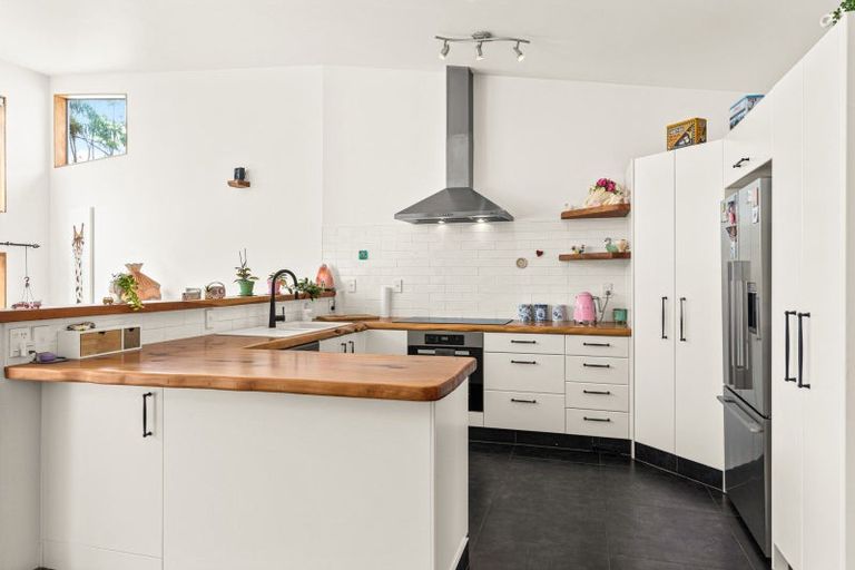 Photo of property in 26 Mccallum Drive, Sandspit, Warkworth, 0982