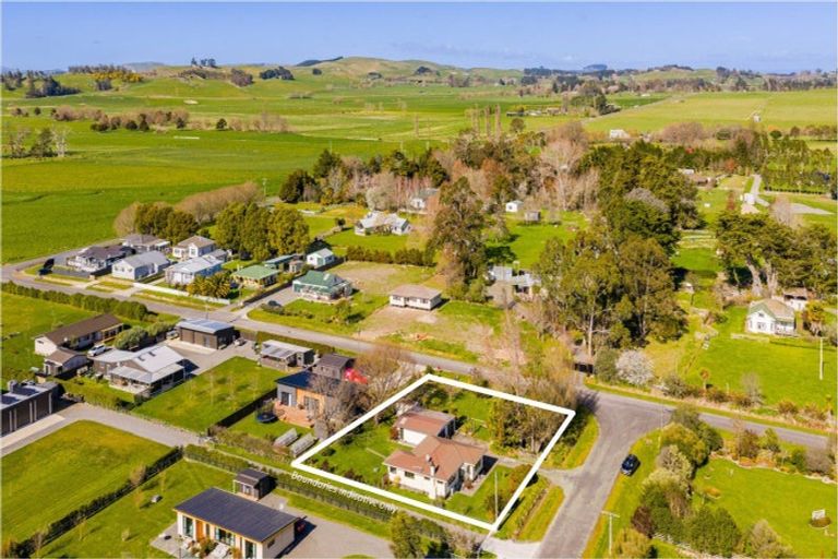 Photo of property in 35 Bell Street, Otane, 4202