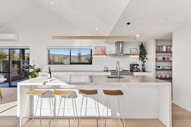 Photo of property in Luggate Park, 32 Cooper Crescent, Luggate, Wanaka, 9383