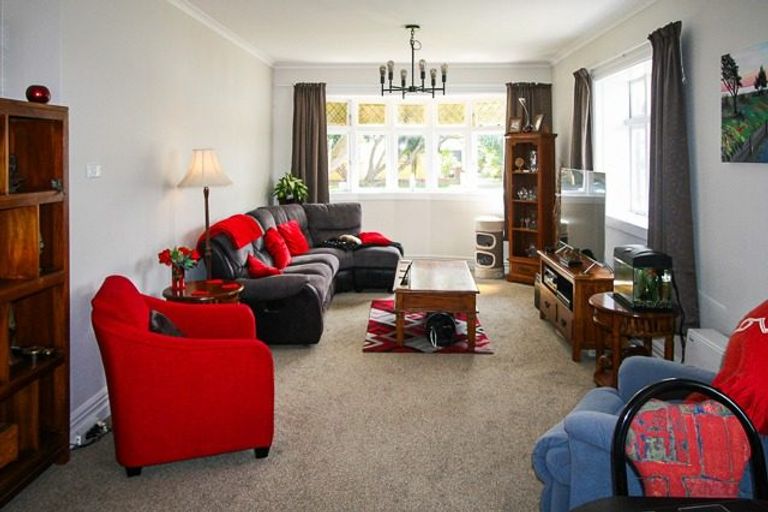 Photo of property in 2 Bracken Street, Petone, Lower Hutt, 5012