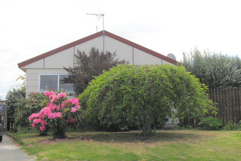 Photo of property in 5 Simon Place, Woodend, 7610