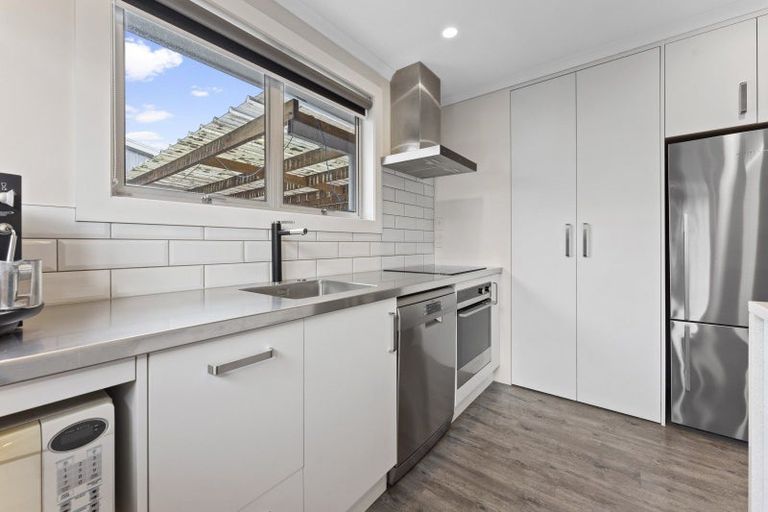 Photo of property in 12 Pembroke Street, Highbury, Palmerston North, 4412