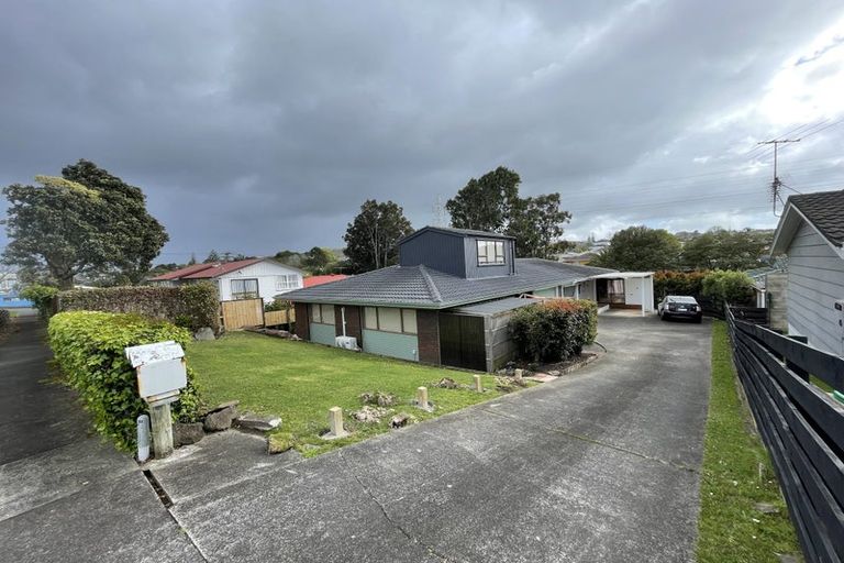Photo of property in 1/4 Landseer Place, Blockhouse Bay, Auckland, 0600