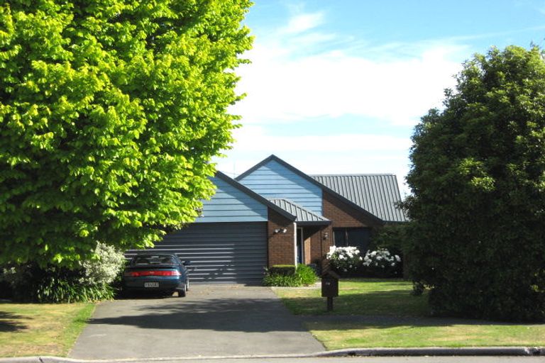 Photo of property in 26 Farnley Place, Parklands, Christchurch, 8083