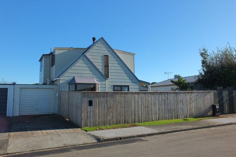 Photo of property in 12 Low Avenue, Foxton Beach, Foxton, 4815