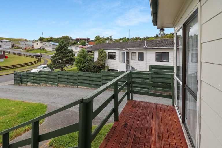 Photo of property in 12 Blueberry Grove, Timberlea, Upper Hutt, 5018