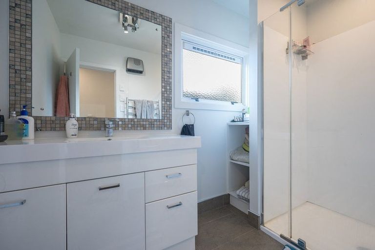 Photo of property in 1 Bird Lane, Wakefield, 7025