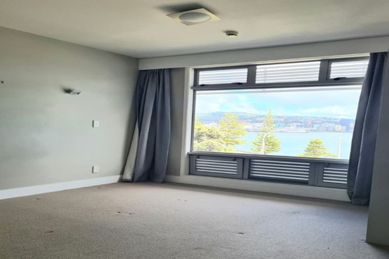Photo of property in The Capital, 11/370 Oriental Parade, Oriental Bay, Wellington, 6011