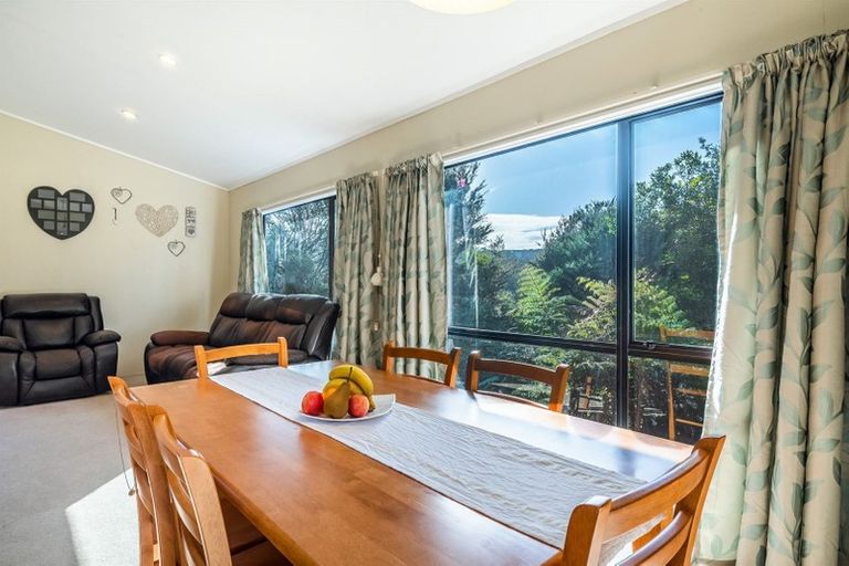 Photo of property in 2/41 Radiata Lane, Chatswood, Auckland, 0626