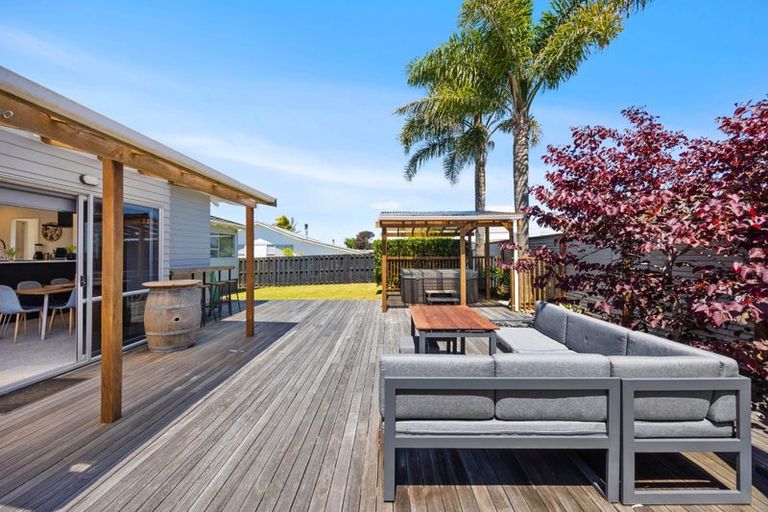 Photo of property in 5 Harford Place, Pakuranga Heights, Auckland, 2010